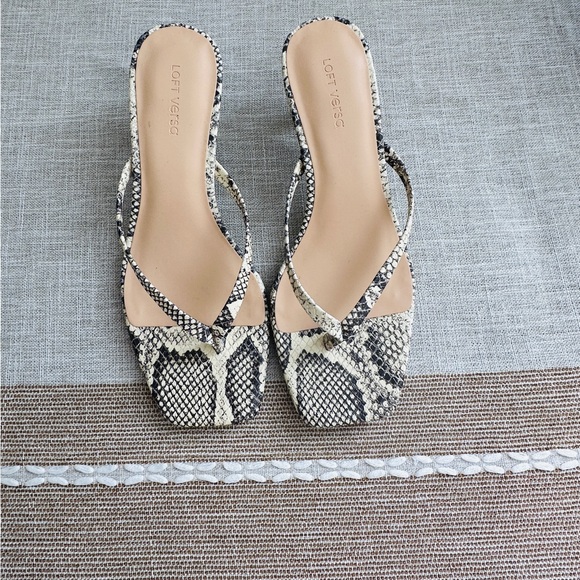LOFT Snake-Print Thong Kitten Heels - Beige/Black - Picture 4 of 9